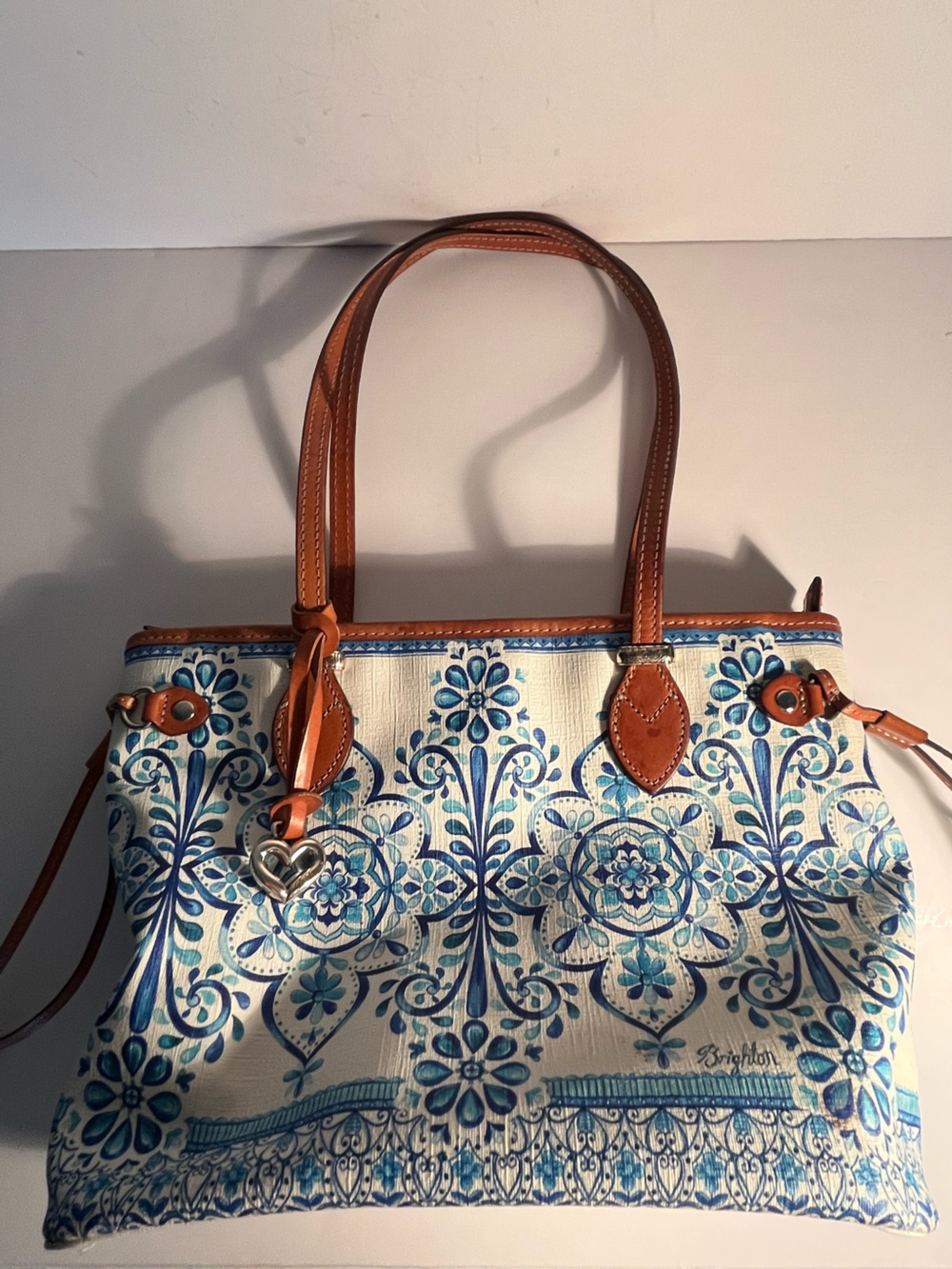 BRIGHTON ππ( RARE ) CASABLANCA COLLECTION πππPrint Tote with Tan Trim π - Picture 2 of 13